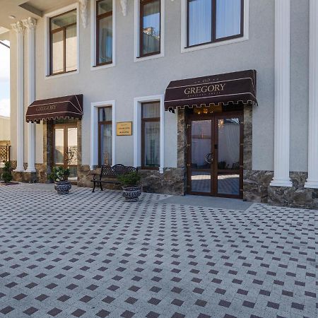 Gregory Boutique Hotel Kisinyov Kültér fotó The entrance of the hotel