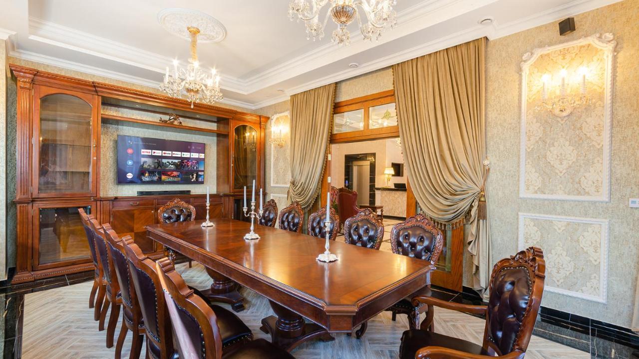 Gregory Boutique Hotel Kisinyov Kültér fotó The boardroom of the National Bank of Ukraine