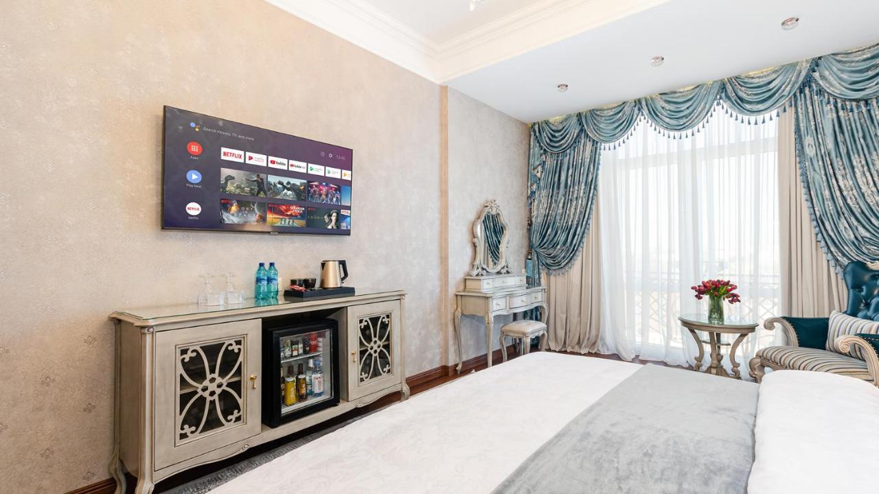 Gregory Boutique Hotel Kisinyov Kültér fotó A 4K UHD TV