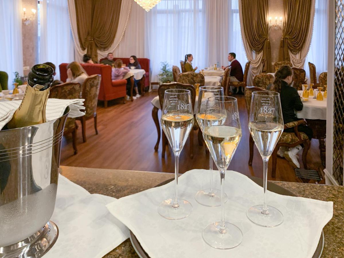 Gregory Boutique Hotel Kisinyov Kültér fotó Restaurant